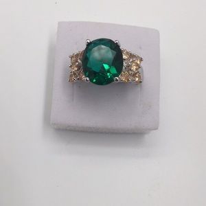 6 CARAT AAA GREEN EMERALD Stamped 925 SILVER Size9